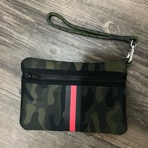 BRAND NEW HAUTE SHORE BRAT ZIP POUCH
